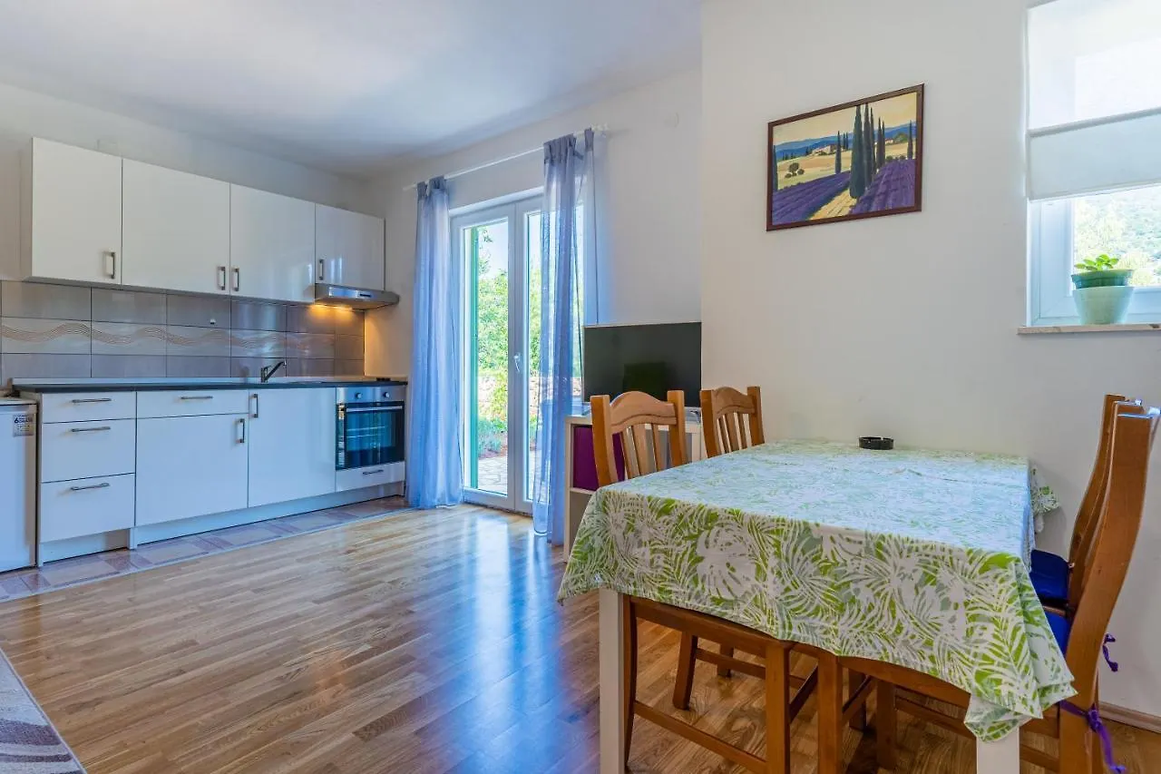 Apartmani Cres 0*,  Croatia