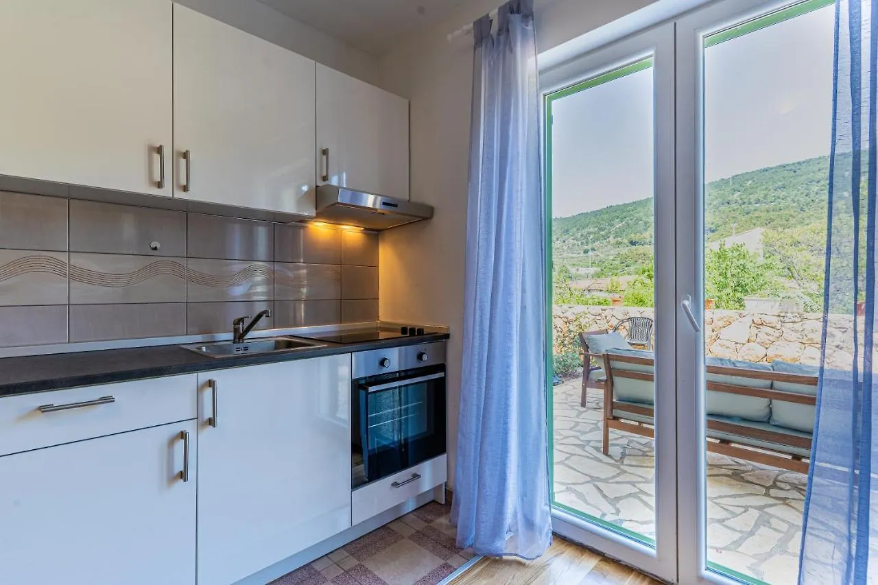 Apartmani Cres 0*,  Croatia