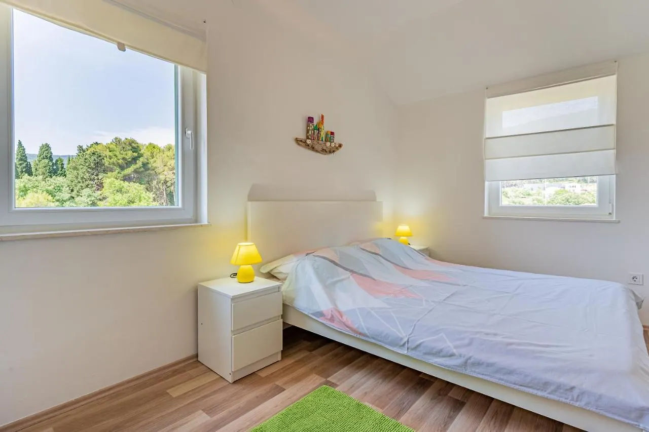 Apartmani Cres 0*,  Croatia