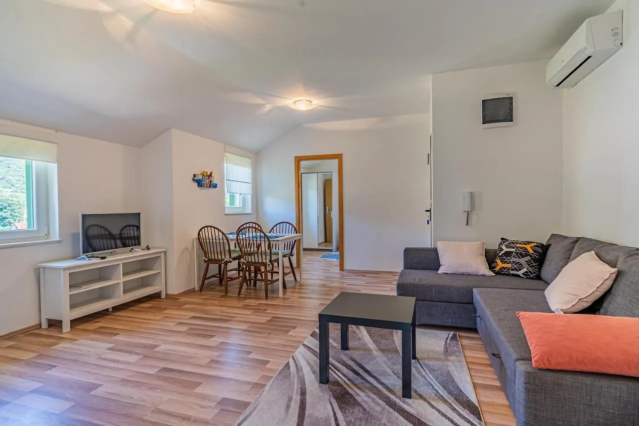 Apartmani Cres